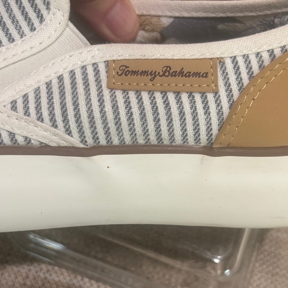 Tommy Bahama platform slip-on striped sneakers. Women's 8.5. Like new condition. - Picture 4 of 9